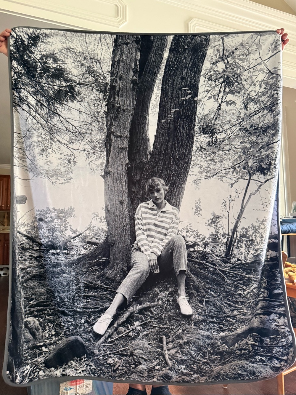 Taylor Swift Capital One Exclusive Folklore Tree Blanket Plush Fleece Rare Merch